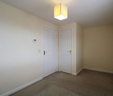 Terraced House to rent on - Photo 4