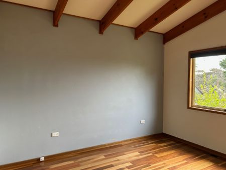 More than meets the Eye - Photo 4