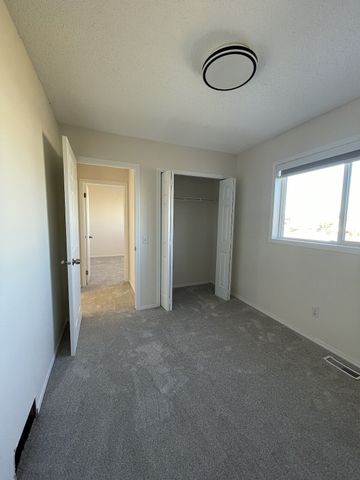 126 Saratoga Close Northeast, Calgary - Photo 3