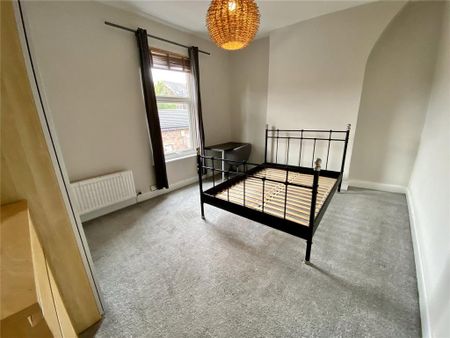 2 bedroom end of terrace house to rent - Photo 5