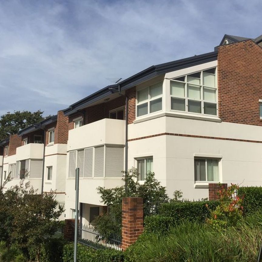 Sunlit Residence in the Heart of Killara with Contemporary Finishes&comma; North East Facing - Photo 1