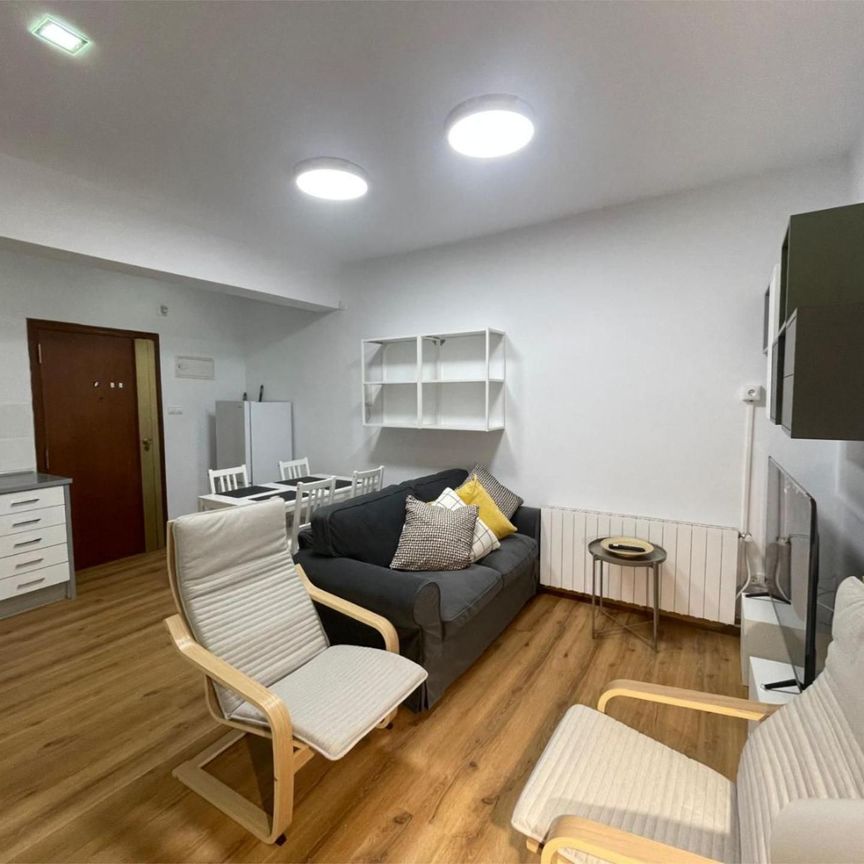 Piso de alquiler en Carrer de Sant Donís, 1, El Carme - Photo 1