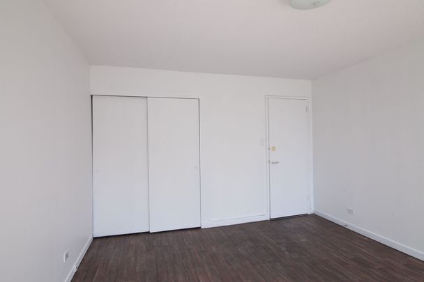 1975 Maisonneuve Blvd West - Photo 1