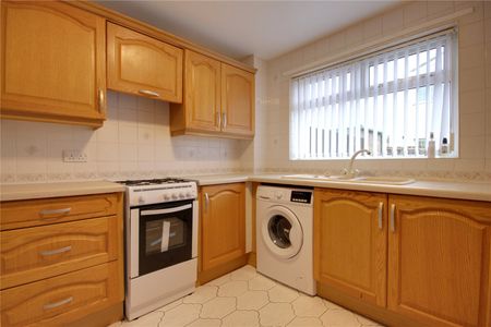 3 bed terraced house to rent in Oakley Walk, Eston, TS6 - Photo 5