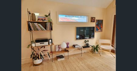 Thornbury Central ***6 month term from March 2026*** - Photo 3