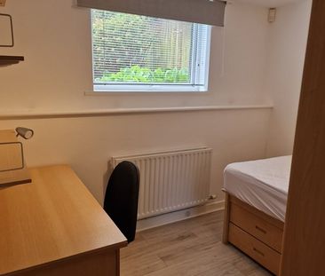 5 Bed Terraced House, Leeson Walk, B17 - Photo 3