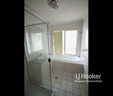 BEAUTFUL FAMILY HOME IN A PRIME LOCATION! - Photo 2