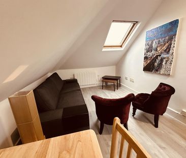 2 bedroom flat to rent - Photo 2