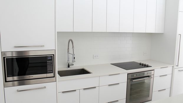 1 Br Condo For Rent In University District W/ Ungr Parking & Heat & Water Incl. - Photo 1