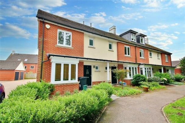 Lydger Close, Woking, Surrey, GU22 - Photo 1