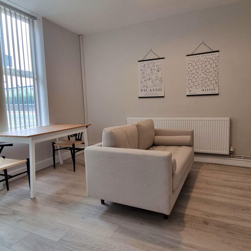 2 Bed Flat, Alderson Road, L15 - Photo 1