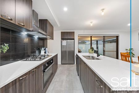 11 Lancaster Loop, Piara Waters - Photo 2