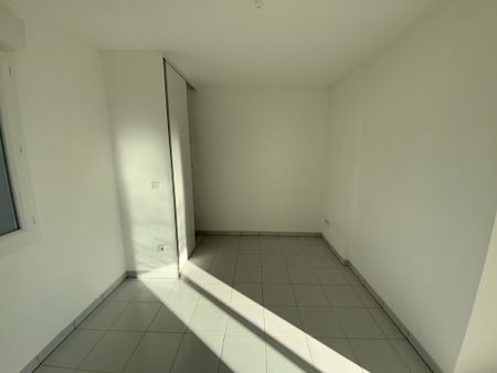 LUNEL - Appartement 2 pièces 40,48m² au 2ème étage avec Terrasse - Photo 5