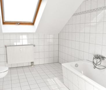 Loftartige Dachgeschosswohnung - 3 Zimmer - Aufzug - Photo 4