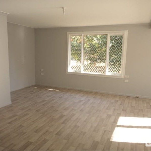 Great Size 4 Bedroom Home - Photo 1