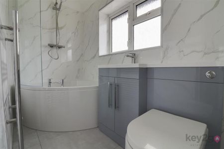 3 bedroom semi-detached house to rent - Photo 2