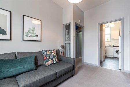 1 bedroom flat to rent - Photo 2