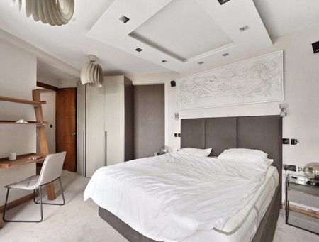 3 bedroom flat with 1 reception and 2 bathrooms in Gloucester Place, NW1 - Photo 5