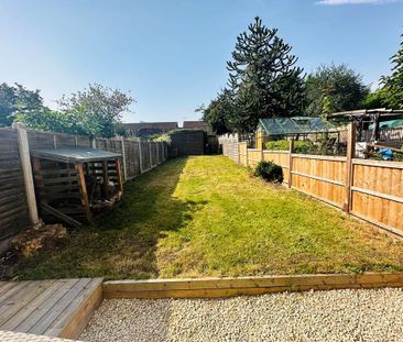 2 bedroom terraced house to rent - Photo 2