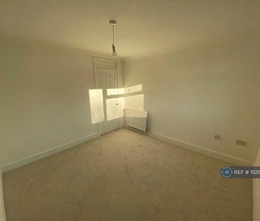 4 bedroom terraced house to rent - Photo 6