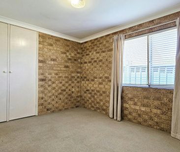 Comfortable Two-Bedroom Unit With A Courtyard - Photo 5