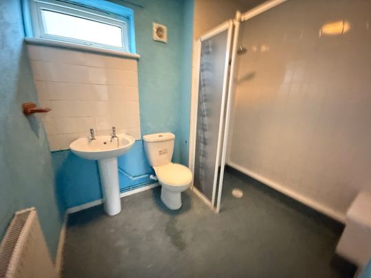 Burnside, Brookside, Telford - Photo 1