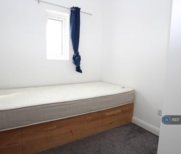 2 bedroom semi-detached house to rent - Photo 2