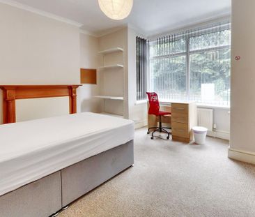 4 bedroom end of terrace house to rent - Photo 5