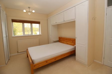 3 bedroom house to rent Latimer Close, Kenilworth, Warwickshire, CV8 - Photo 3