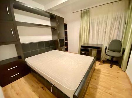 Apartament cu 3 camere, 90 mp, zona UMF - Fotografie 4