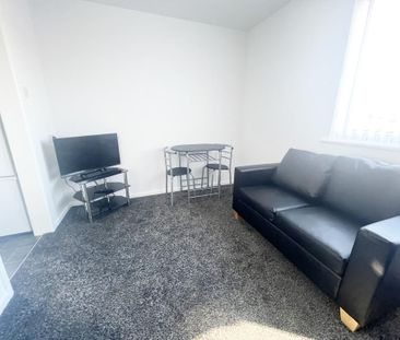 1 bedroom ground floor flat to rent - Photo 4