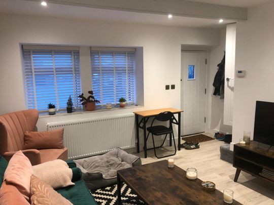 1 Bed End Terrace, Haleys Yard, LS13 - Photo 1