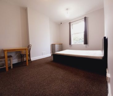 Room in a Shared House, Seymour Road, BS5 - Photo 3