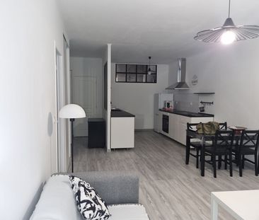 Appartement de Type 2 Meublé 50m² Climatisé avec Véranda FLASSANS S... - Photo 3