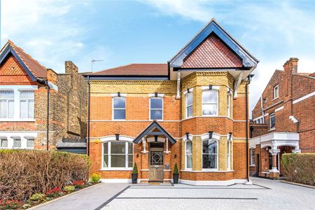 A beautiful two bedroom contemporary apartment within grand Victorian building, Approximately 0.3 miles to Ealing Common tube - Photo 3