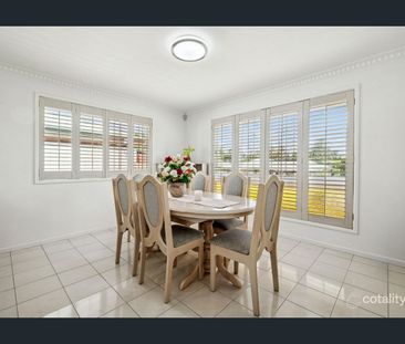 TIMELESS ELEGANCE - Photo 3