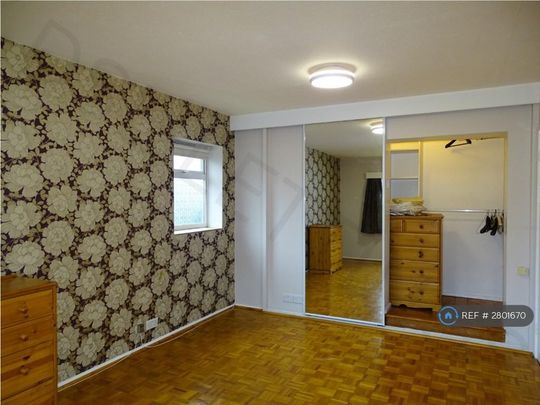 5 bedroom detached house to rent - Photo 1