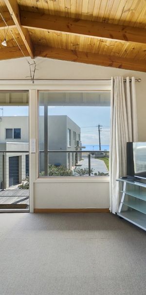 Coastal Retreat by the bay - Includes Utilities Usage - Photo 1