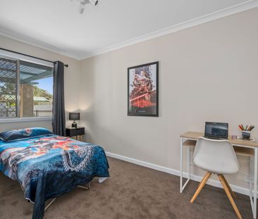 Stylish home in sought-after area! - Photo 4