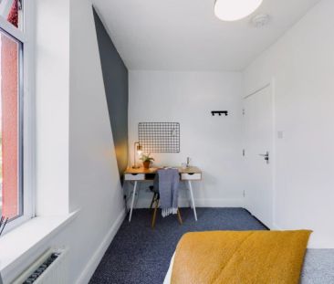 5 Bedroom House - Photo 2