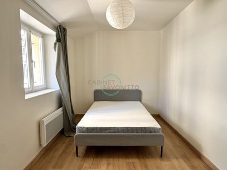 Location Appartement 2 pièces 31m² MARSEILLE 5ème - Photo 2