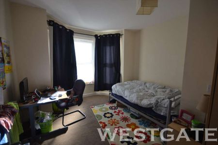 Price £5,075 pcm - Available 01/07/2026 - Furnished - Photo 3