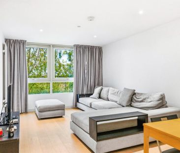 1 bedroom in a flat share to rent - Photo 6