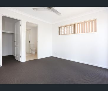 Beautiful Family Home in Prime Location! - Photo 6