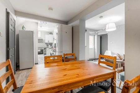 6 bedroom terraced house to rent - Photo 3