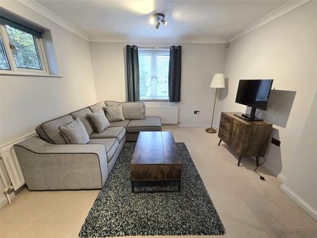 Gray Place, Wokingham Road, Bracknell, Berkshire, RG42 - Photo 2