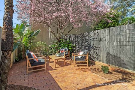 Character and convenience - Photo 2