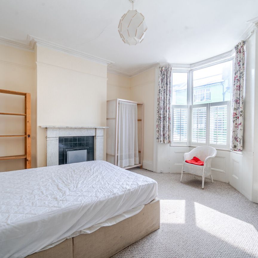 4 bedroom terraced house to rent - Photo 1