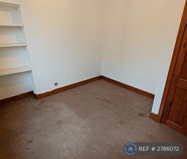 3 bedroom flat to rent - Photo 3