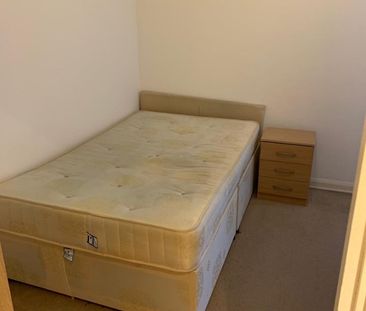 1 Bed Flat, Icon Building, IG1 - Photo 3